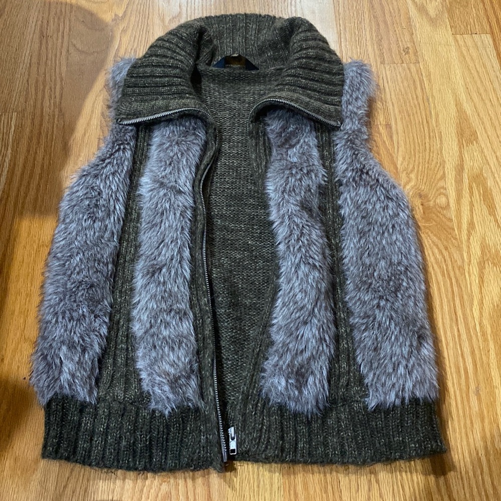 Fur vest